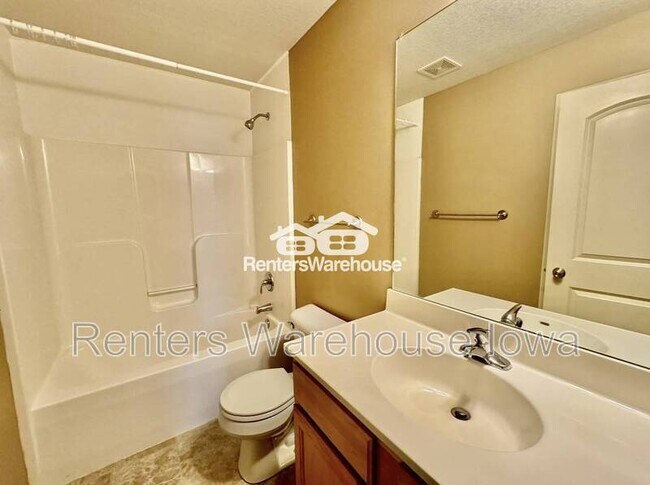 Building Photo - 2004 63rd St