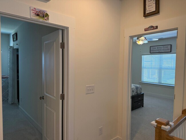 Building Photo - 113 Gabbro Pl