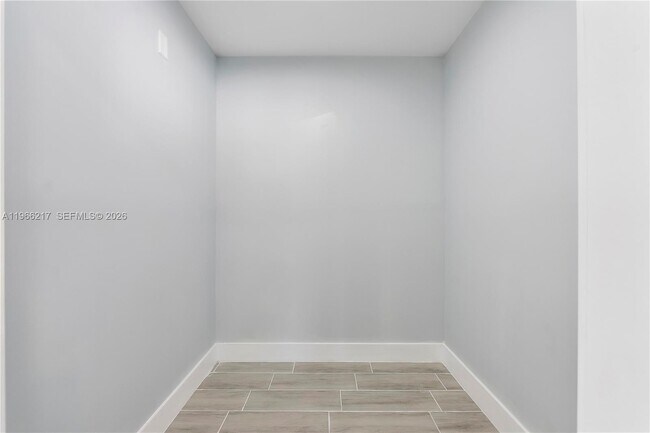 Building Photo - 4725 NW 5th Ct