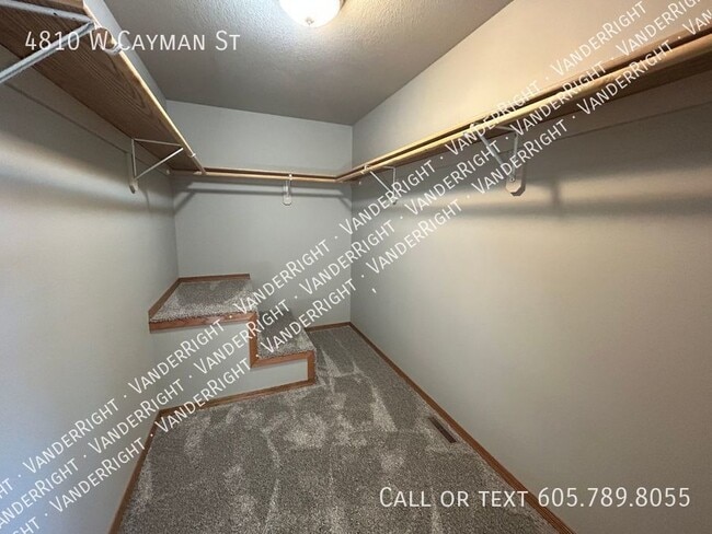 Building Photo - 4810 W Cayman St