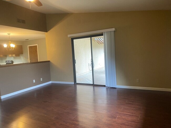 Building Photo - Nice well cared for home in desirable Edge...