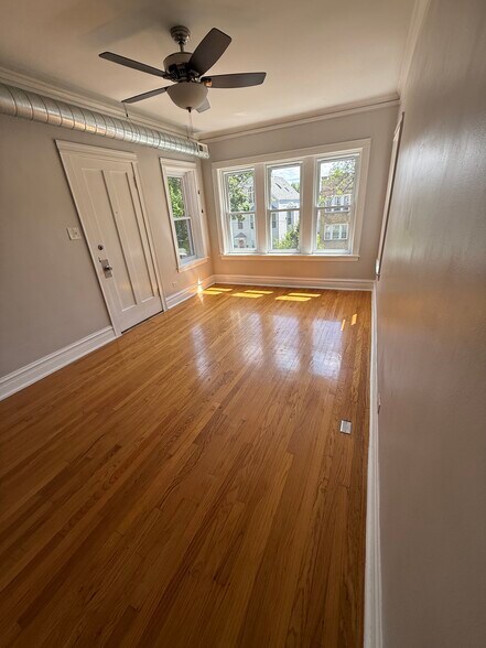 Living room - 3850 N Bernard St