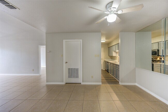 Building Photo - 6500 Sands Point Dr