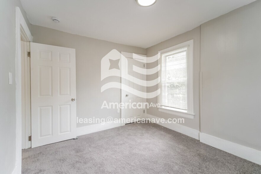 Building Photo - 268 Gordon Dr