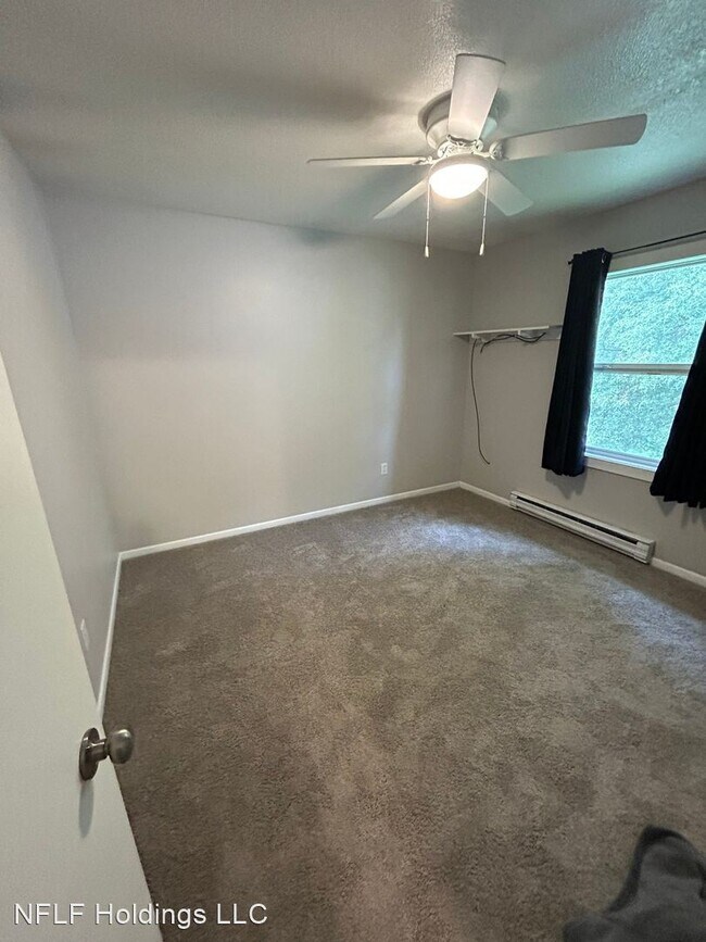 Building Photo - 3 br, 2 bath House - 927 Hunter Dr