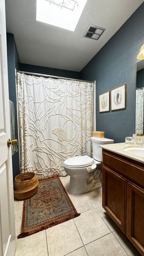 Building Photo - Nort Central (Prince and Country Club) 2 b...