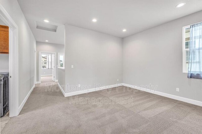 Building Photo - 589 Rosa Monte Wy