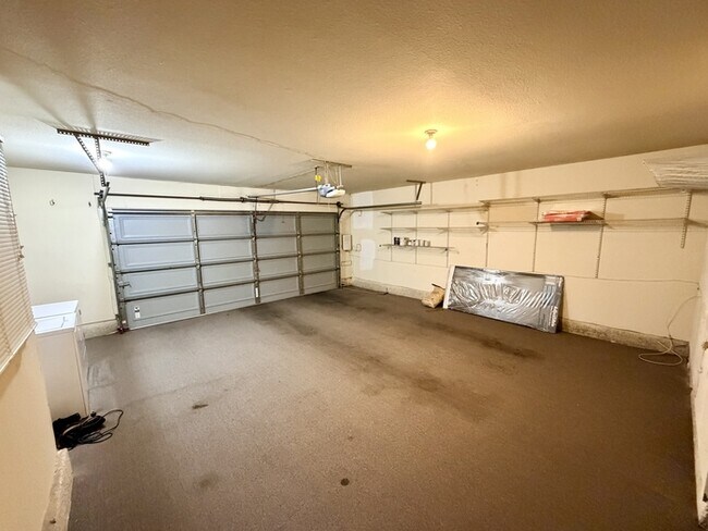 Building Photo - 38441 Oaktree Loop