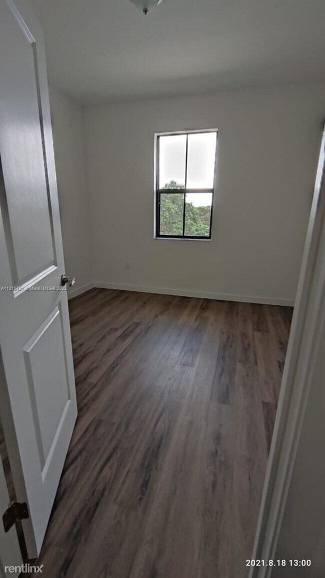 Building Photo - 2 br, 2.5 bath Condo - Century Park South ...