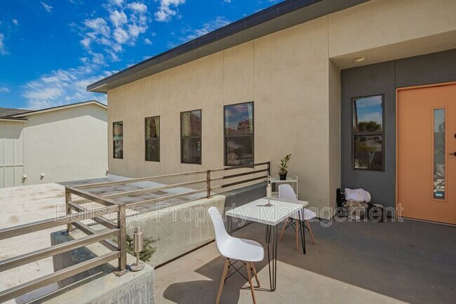 Building Photo - 4413 E Montecito Ave