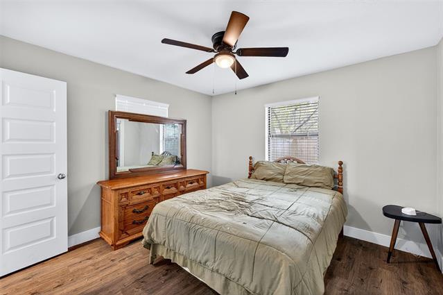 Building Photo - 604 E Summit St