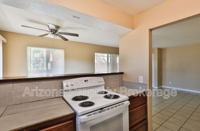 Building Photo - 601 W Rio Salado Pkwy