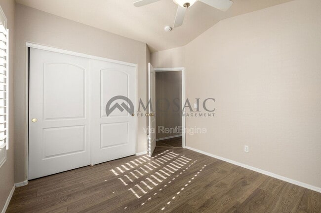 Building Photo - 1260 S Lindsay Rd