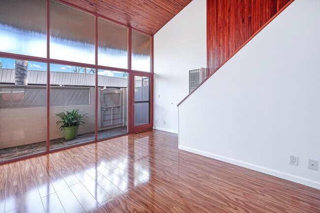 Building Photo - 275 S Church Ln