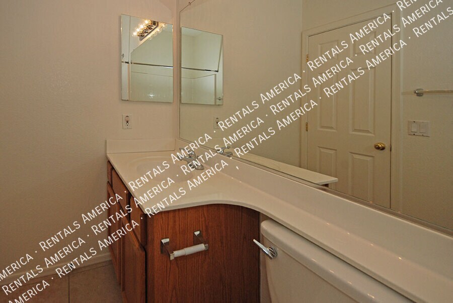 Building Photo - 4212 N 125th Ave