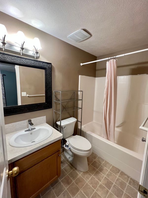 Building Photo - 4208 Willow Canyon Dr