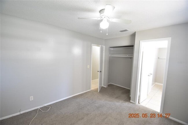 Building Photo - 4432 Tarpon Dr