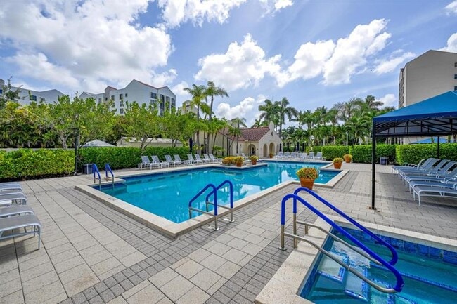 Building Photo - 7578 Regency Lake Dr