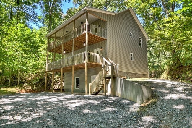 Primary Photo - 3890 Mineral Bluff Hwy