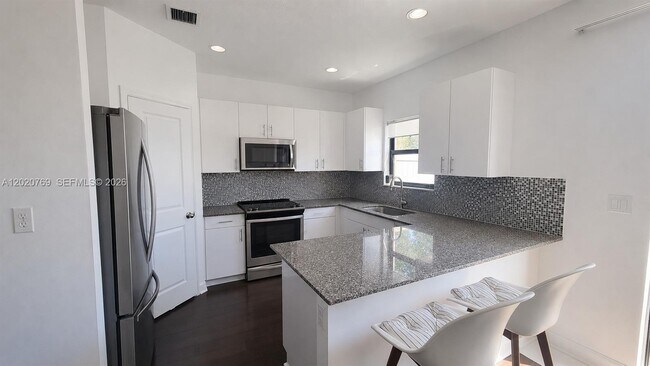 Building Photo - 438 NE 194th Terrace