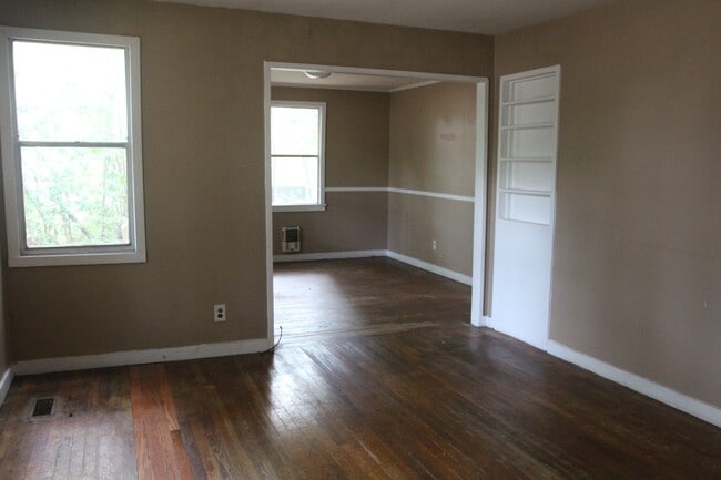 Building Photo - 1112 13th Ave