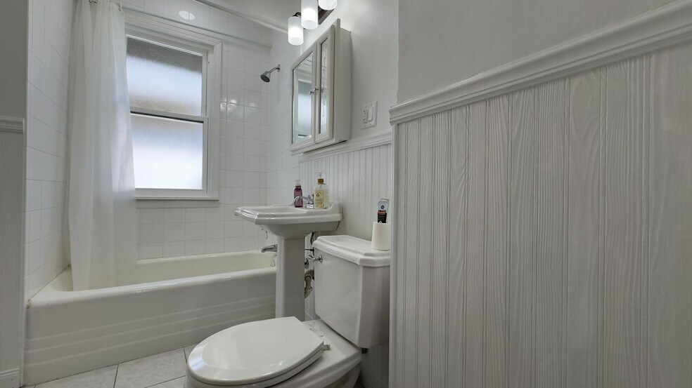 Building Photo - 5311 W Berenice Ave