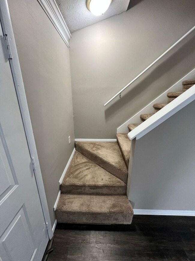 Building Photo - Available now!!! 2 bedroom 2.5 bath town home available in Snellville!!!