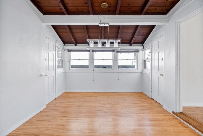 Building Photo - 15235 La Maida St