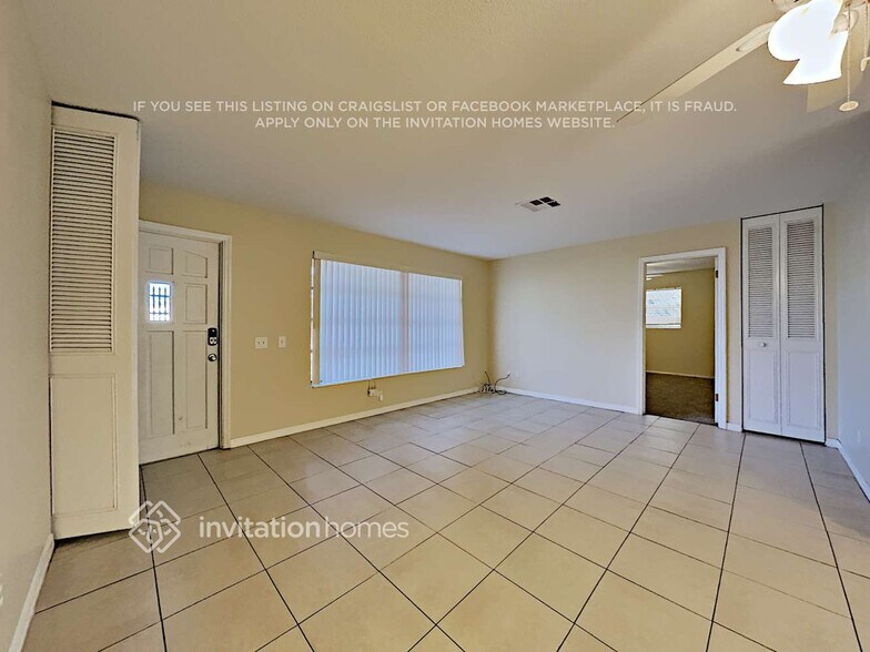 Building Photo - 1806 Dodge Cir S