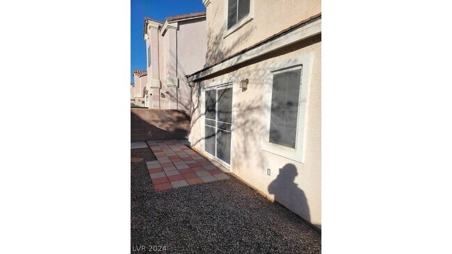 Building Photo - 5537 Smoke Signal Ave