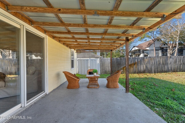 Building Photo - 13241 Mendenhall Pl