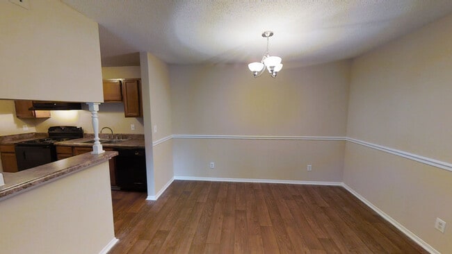 Dining Area - Lakestone