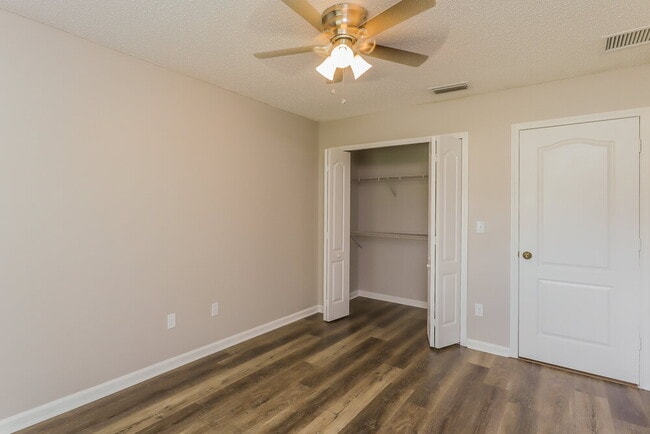 Building Photo - 1662 Sugarpine Drive