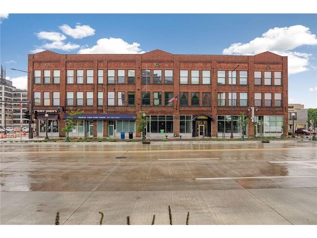 Building Photo - 523 Jackson St
