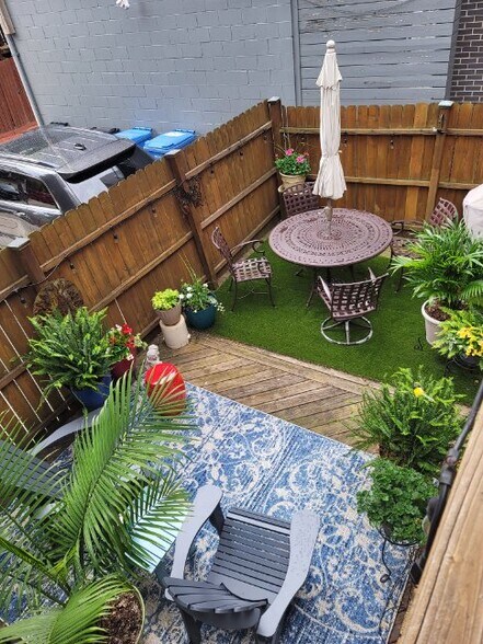 Building Photo - 1255 N Honore St