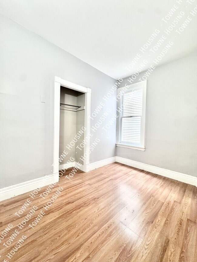 Building Photo - 339 Hampshire St