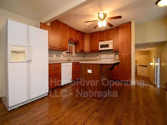Building Photo - 2121 S 163rd Cir