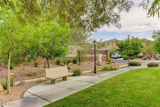 Building Photo - 9768 Plane Tree Ct