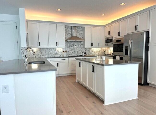 Building Photo - 9842 Salty Bay Dr