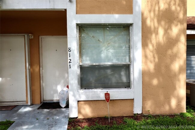 Building Photo - 8121 SW 21st Ct