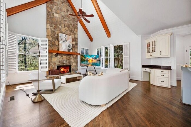 Building Photo - 7015 Blackthorn Ln