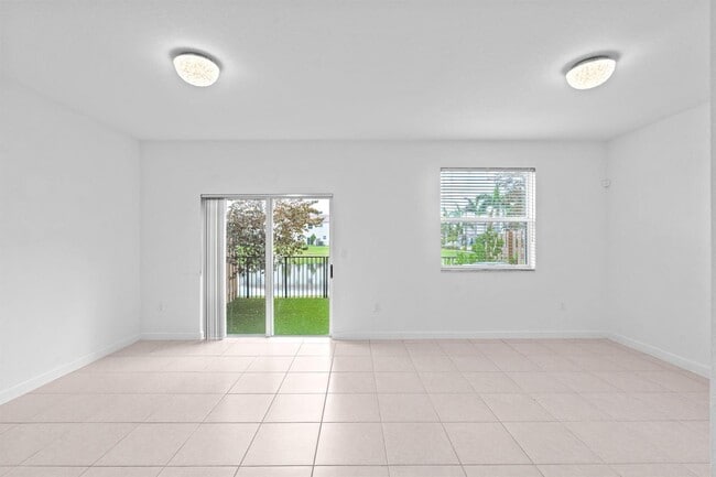 Building Photo - 5515 NW 27th St