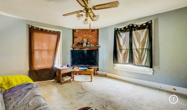 Building Photo - 205 W Fulton St