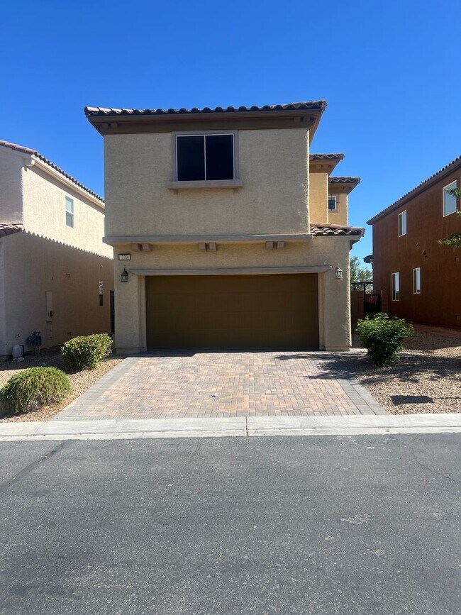 Building Photo - Located in the Southwest 3 Bed | 2.5 Bath | Loft | 2-Car Garage spacious backyard
