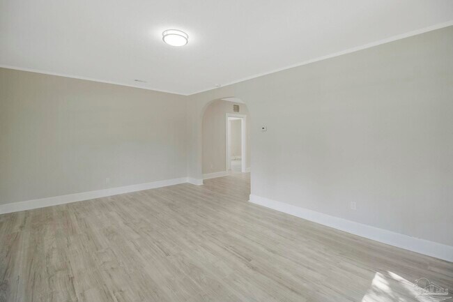 Building Photo - 1322 Wisteria Ave