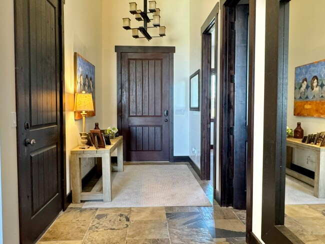 Building Photo - 658 S 1920 W