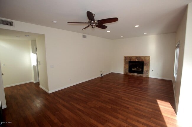 Building Photo - 526 Houston Dr