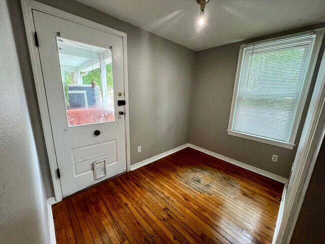 Building Photo - 171 Crenshaw St