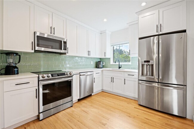 Building Photo - 4420 SW 14th St