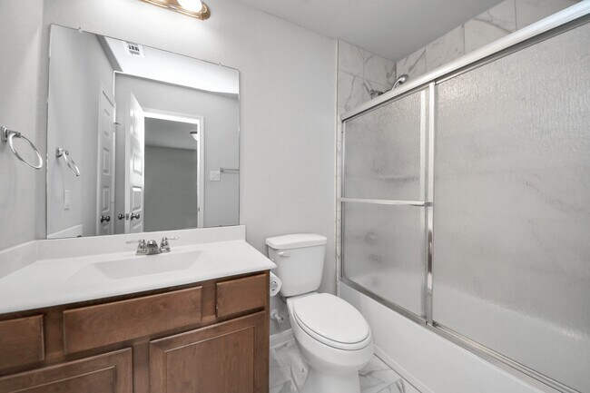 Building Photo - 3102 Trishelle Ct